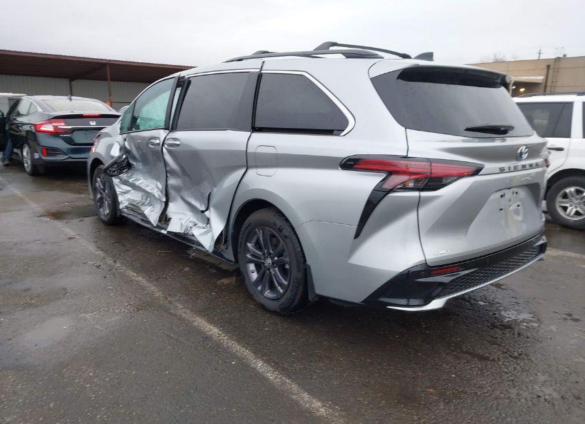 Photo 3 of 2024 Toyota Sienna XSE (VIN 5TDDSKFC0RS140861)