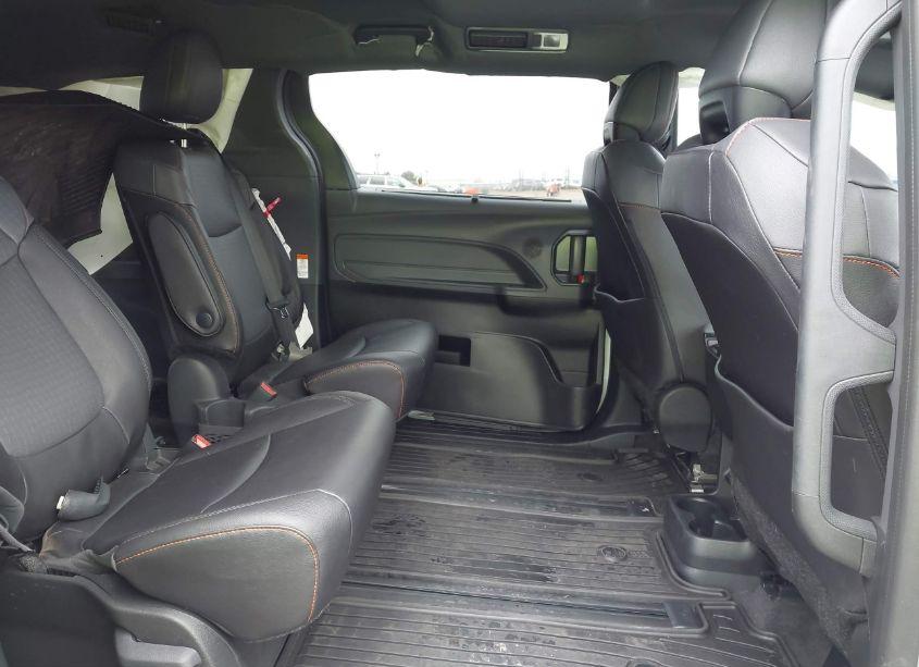 Photo 8 of 2024 Toyota Sienna XSE (VIN 5TDDSKFC0RS140861)