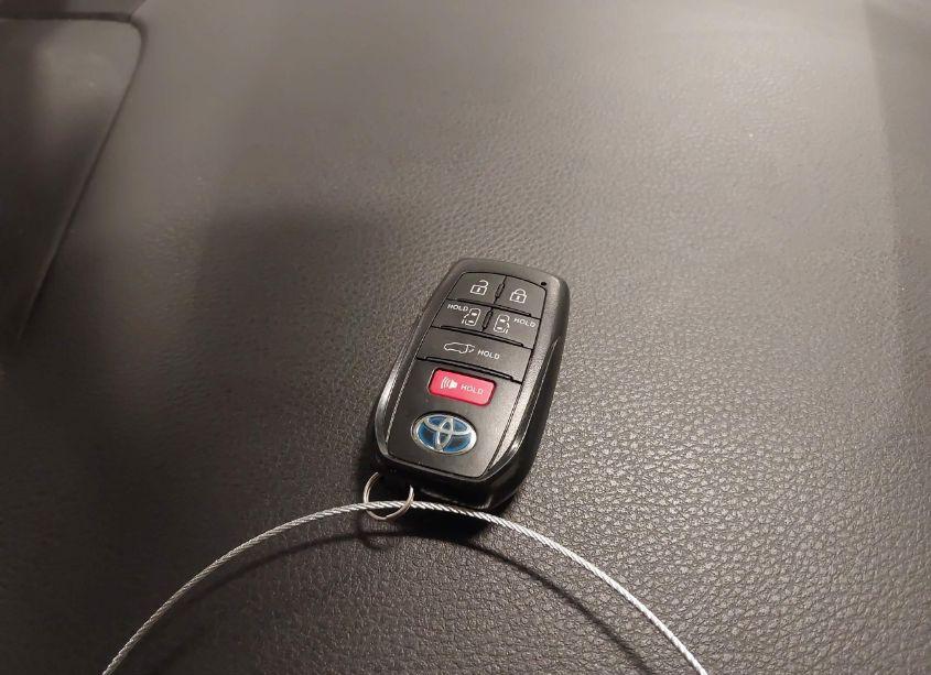 Photo 11 of 2023 Toyota Sienna XSE (VIN 5TDDSKFC1PS108059)