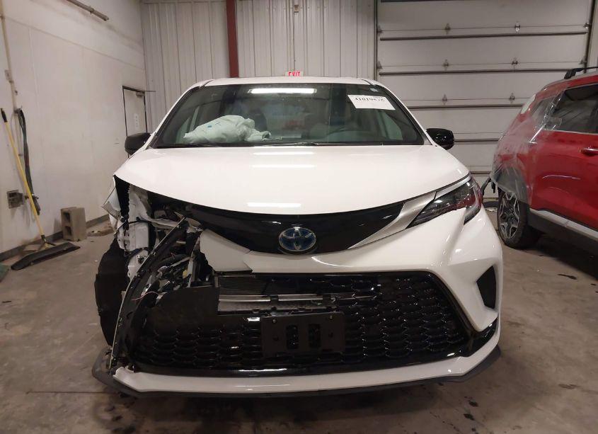 Photo 13 of 2023 Toyota Sienna XSE (VIN 5TDDSKFC1PS108059)