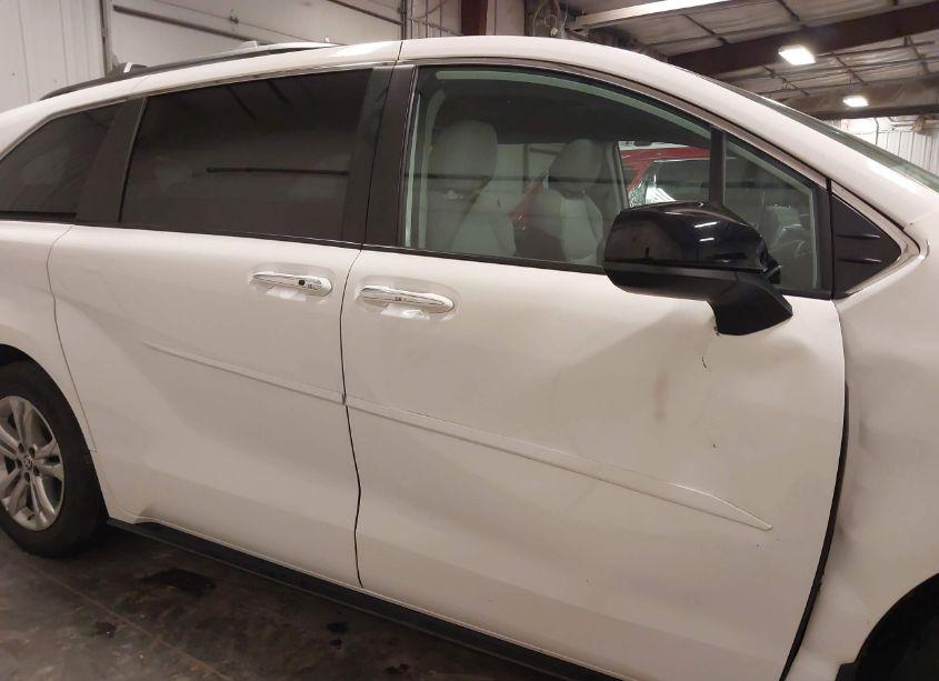 Photo 14 of 2023 Toyota Sienna XSE (VIN 5TDDSKFC1PS108059)