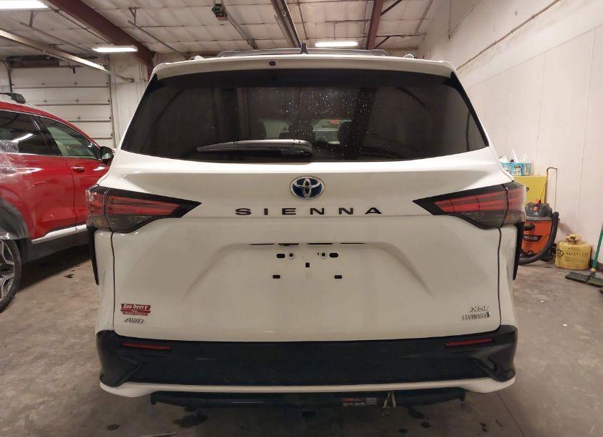 Photo 17 of 2023 Toyota Sienna XSE (VIN 5TDDSKFC1PS108059)