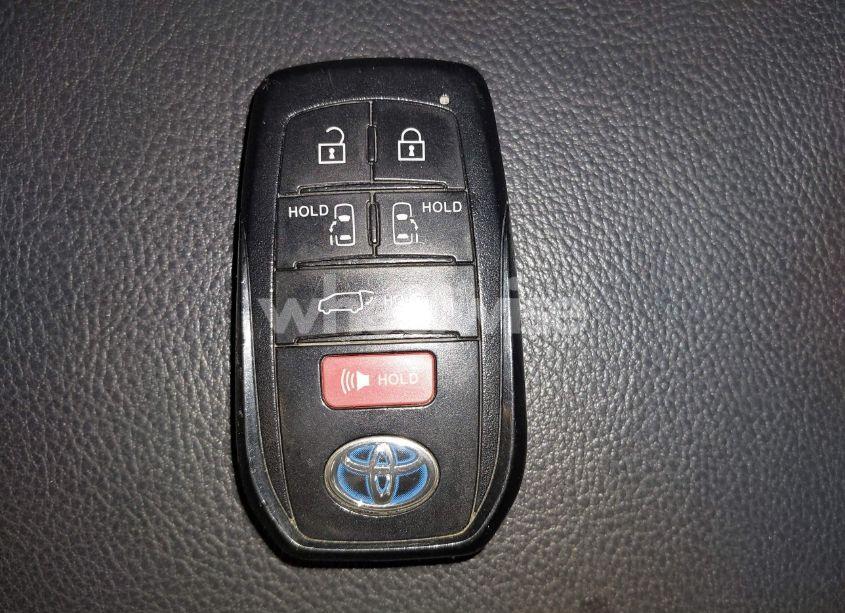 Photo 11 of 2021 Toyota Sienna XSE (VIN 5TDDSKFC2MS020455)