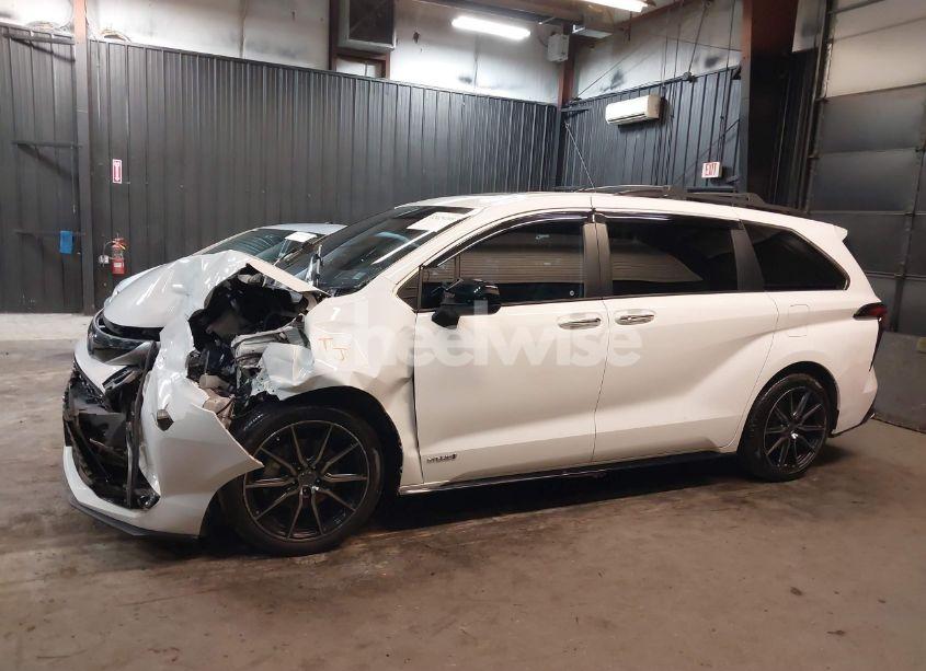 Photo 15 of 2021 Toyota Sienna XSE (VIN 5TDDSKFC2MS020455)