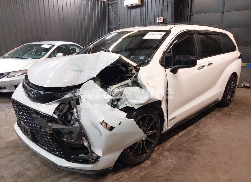 Photo 6 of 2021 Toyota Sienna XSE (VIN 5TDDSKFC2MS020455)