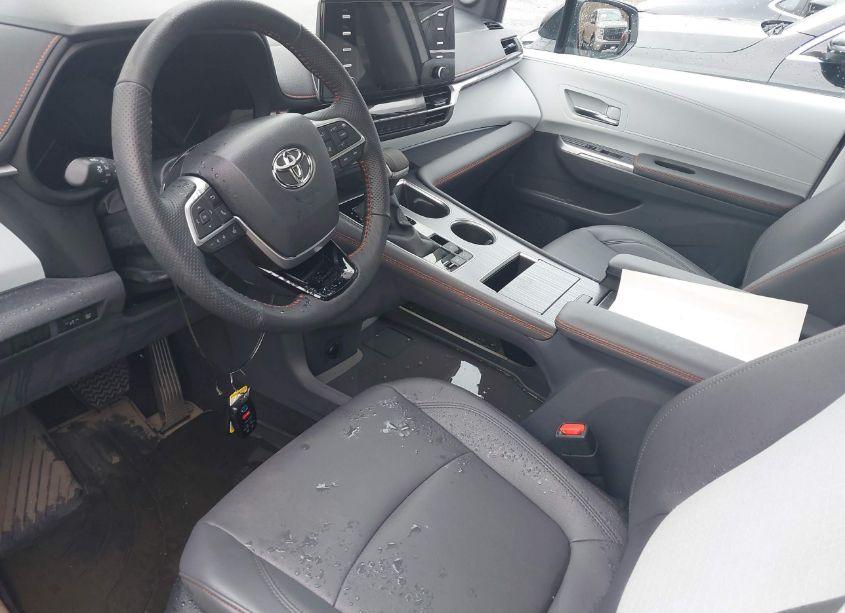 Photo 5 of 2023 Toyota Sienna XSE (VIN 5TDDSKFC3PS080359)