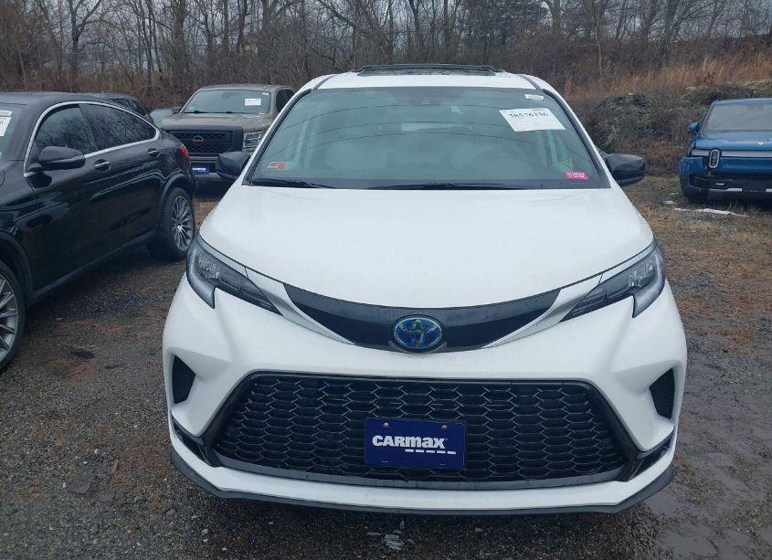 Photo 6 of 2023 Toyota Sienna XSE (VIN 5TDDSKFC3PS080359)