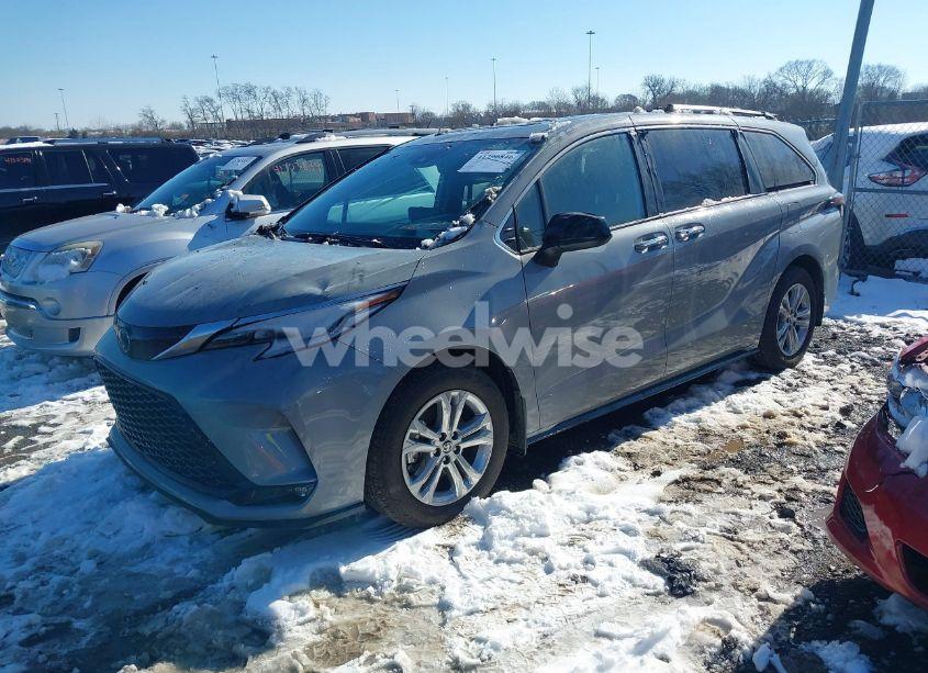 Photo 2 of 2023 Toyota Sienna XSE (VIN 5TDDSKFC3PS097159)