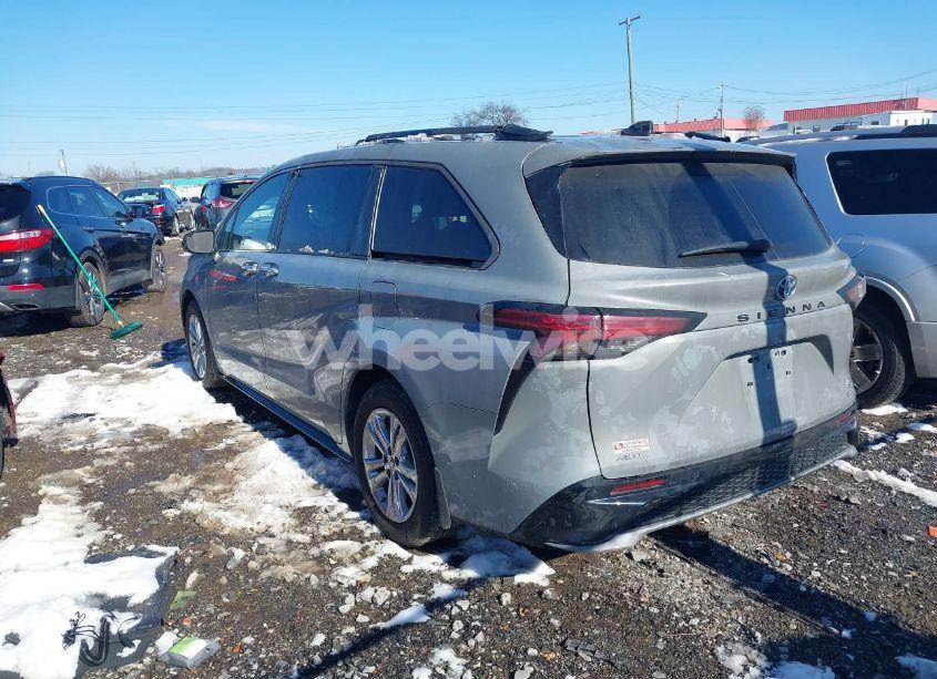 Photo 3 of 2023 Toyota Sienna XSE (VIN 5TDDSKFC3PS097159)