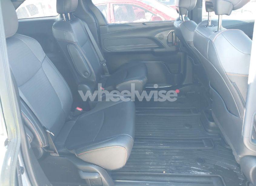 Photo 8 of 2023 Toyota Sienna XSE (VIN 5TDDSKFC3PS097159)