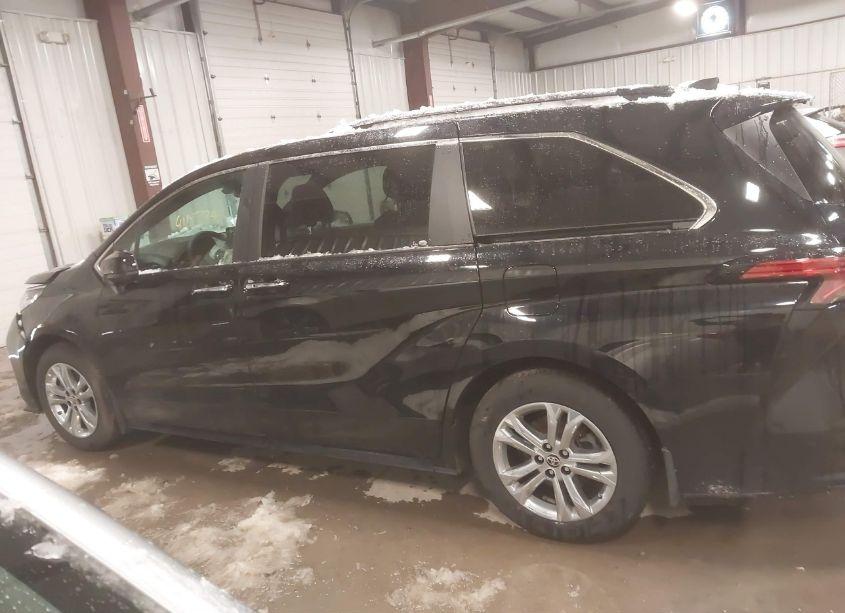 Photo 14 of 2023 Toyota Sienna XSE (VIN 5TDDSKFC3PS098277)