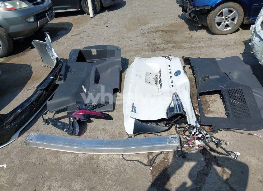 Photo 12 of 2023 Toyota Sienna XSE (VIN 5TDDSKFC3PS107558)