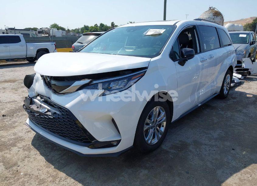 Photo 2 of 2023 Toyota Sienna XSE (VIN 5TDDSKFC3PS107558)