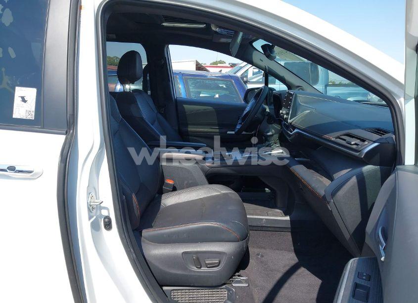 Photo 5 of 2023 Toyota Sienna XSE (VIN 5TDDSKFC3PS107558)