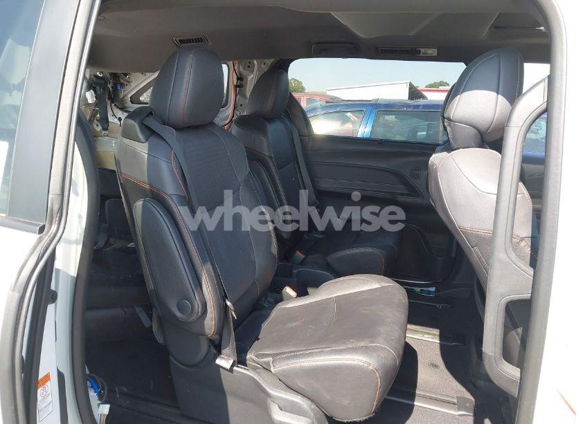 Photo 8 of 2023 Toyota Sienna XSE (VIN 5TDDSKFC3PS107558)