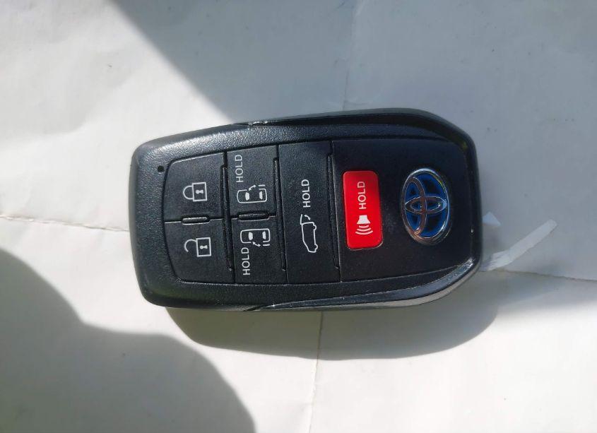 Photo 11 of 2021 Toyota Sienna XSE (VIN 5TDDSKFC5MS010325)