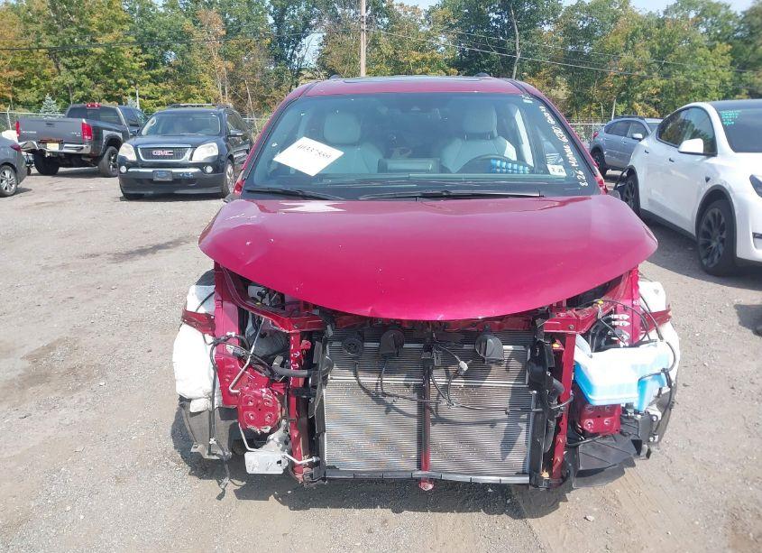 Photo 12 of 2021 Toyota Sienna XSE (VIN 5TDDSKFC5MS010325)