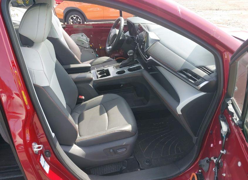 Photo 5 of 2021 Toyota Sienna XSE (VIN 5TDDSKFC5MS010325)