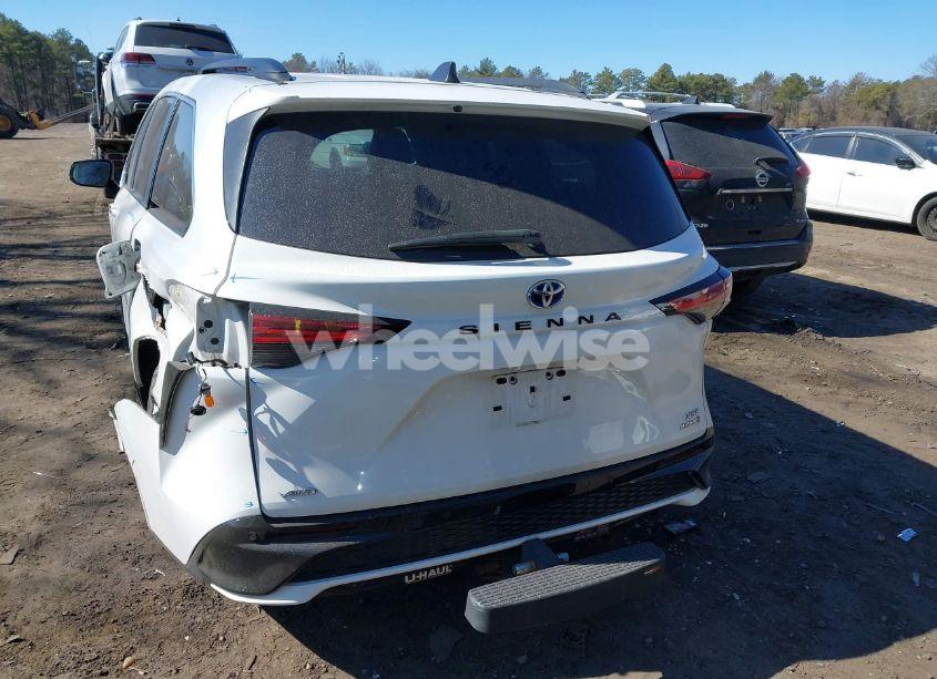 Photo 16 of 2021 Toyota Sienna XSE (VIN 5TDDSKFC5MS033166)