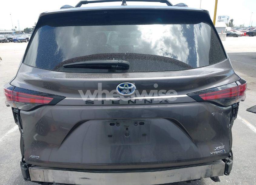 Photo 17 of 2022 Toyota Sienna XSE (VIN 5TDDSKFC6NS057817)