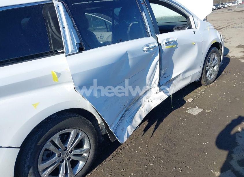 Photo 6 of 2023 Toyota Sienna XSE (VIN 5TDDSKFC6PS107134)