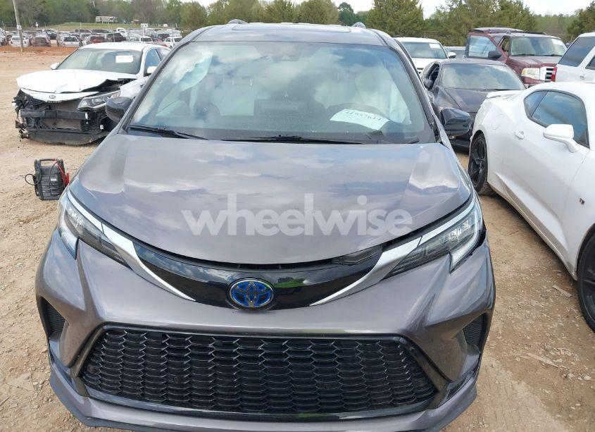 Photo 12 of 2022 Toyota Sienna XSE (VIN 5TDDSKFC8NS047144)