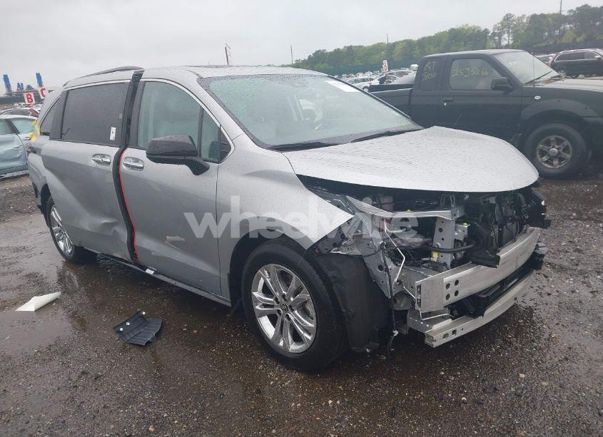 2023 Toyota Sienna XSE (VIN 5TDDSKFC8PS106342) main photo