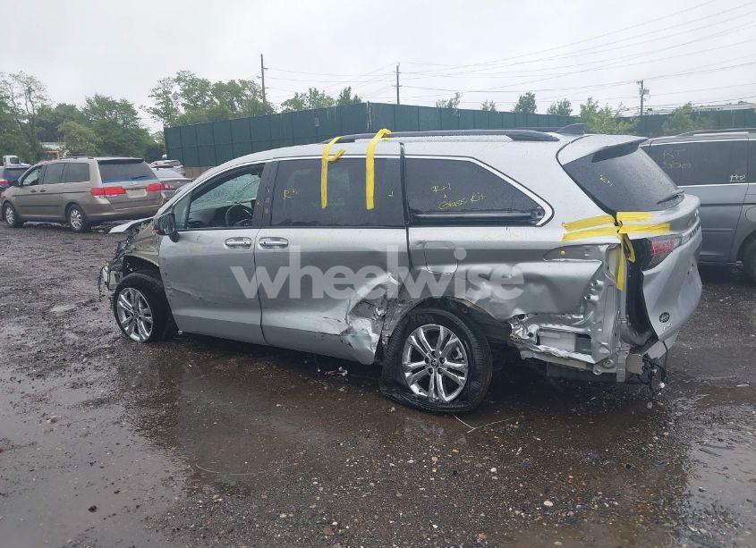 Photo 14 of 2023 Toyota Sienna XSE (VIN 5TDDSKFC8PS106342)