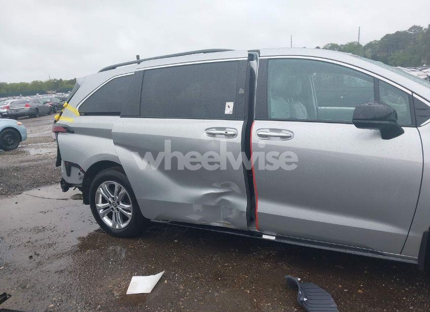 Photo 19 of 2023 Toyota Sienna XSE (VIN 5TDDSKFC8PS106342)