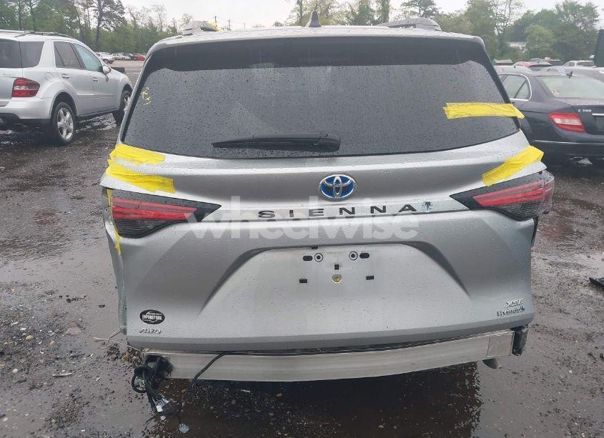 Photo 21 of 2023 Toyota Sienna XSE (VIN 5TDDSKFC8PS106342)