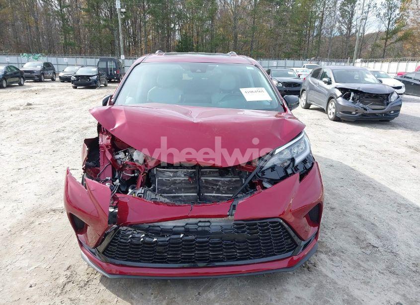 Photo 13 of 2024 Toyota Sienna XSE (VIN 5TDDSKFC8RS115156)