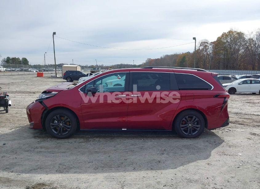 Photo 15 of 2024 Toyota Sienna XSE (VIN 5TDDSKFC8RS115156)