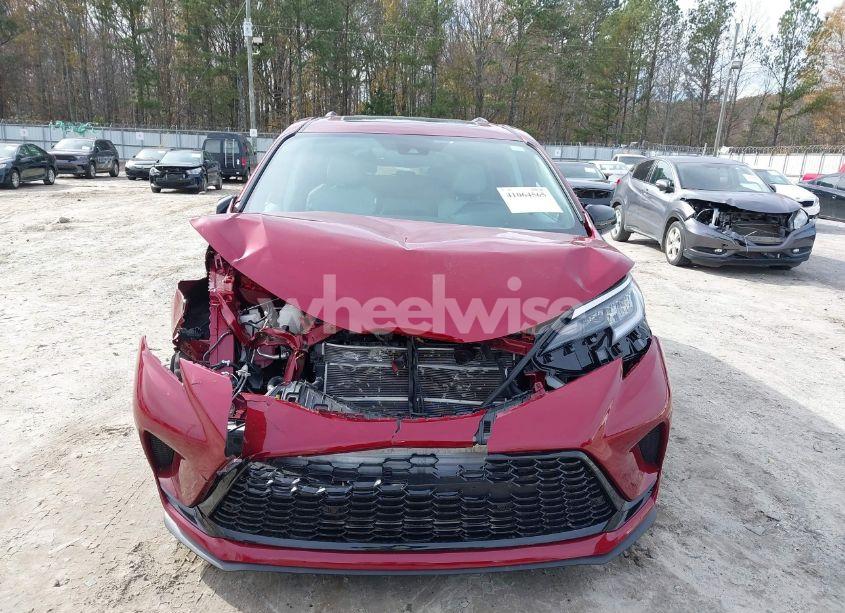Photo 6 of 2024 Toyota Sienna XSE (VIN 5TDDSKFC8RS115156)