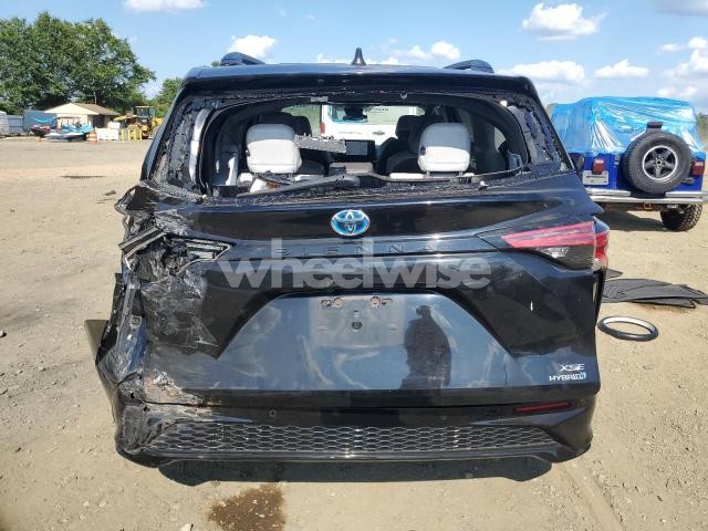 2021 TOYOTA SIENNA XSE (VIN 5TDDSKFCXMS003807) main photo