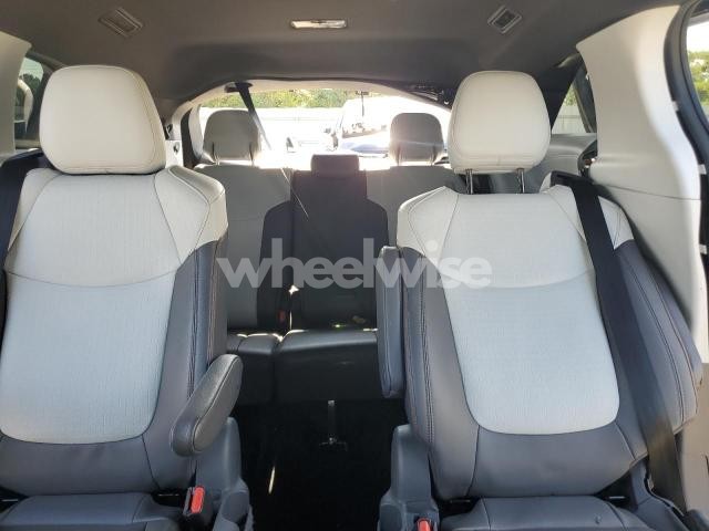 Photo 11 of 2021 TOYOTA SIENNA XSE (VIN 5TDDSKFCXMS003807)