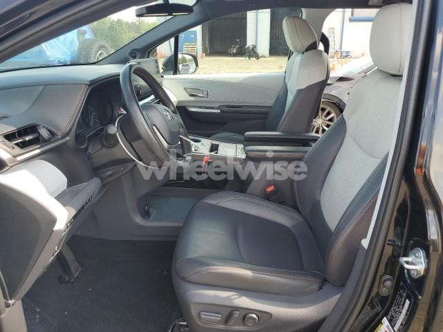 Photo 12 of 2021 TOYOTA SIENNA XSE (VIN 5TDDSKFCXMS003807)
