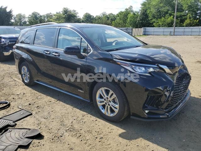 Photo 3 of 2021 TOYOTA SIENNA XSE (VIN 5TDDSKFCXMS003807)
