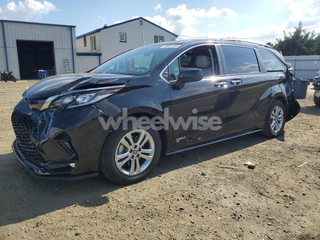 Photo 4 of 2021 TOYOTA SIENNA XSE (VIN 5TDDSKFCXMS003807)