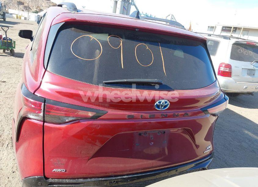 Photo 16 of 2022 Toyota Sienna XSE (VIN 5TDDSKFCXNS046982)