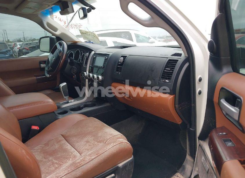 Photo 5 of 2014 Toyota Sequoia PLATINUM 5.7L V8 (VIN 5TDDW5G10ES106318)