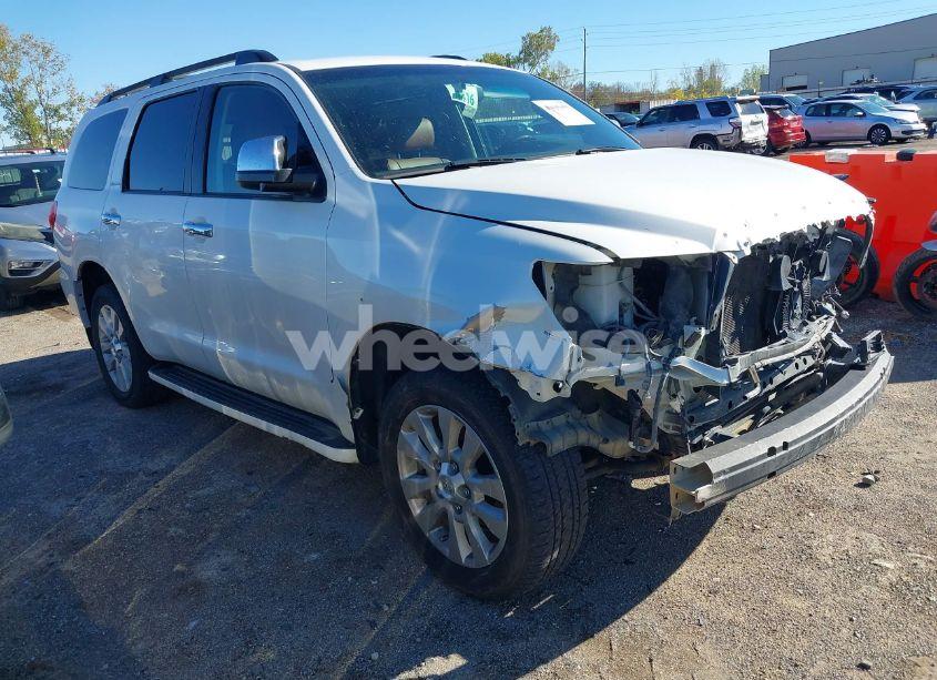 2017 Toyota Sequoia PLATINUM (VIN 5TDDW5G10HS154549) main photo