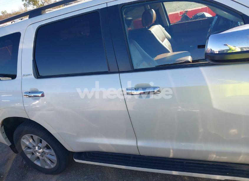 Photo 14 of 2017 Toyota Sequoia PLATINUM (VIN 5TDDW5G10HS154549)