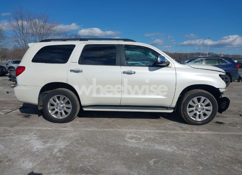 Photo 13 of 2015 Toyota Sequoia PLATINUM 5.7L V8 (VIN 5TDDW5G13FS124507)