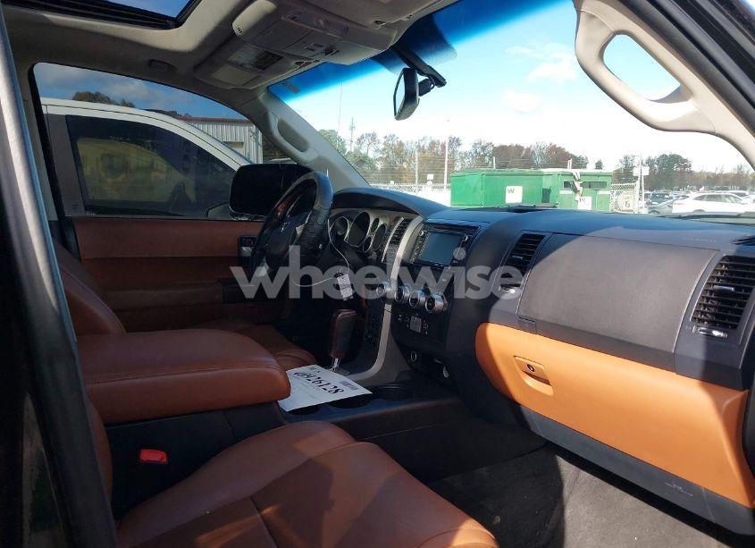 Photo 5 of 2014 Toyota Sequoia PLATINUM 5.7L V8 (VIN 5TDDW5G16ES104055)