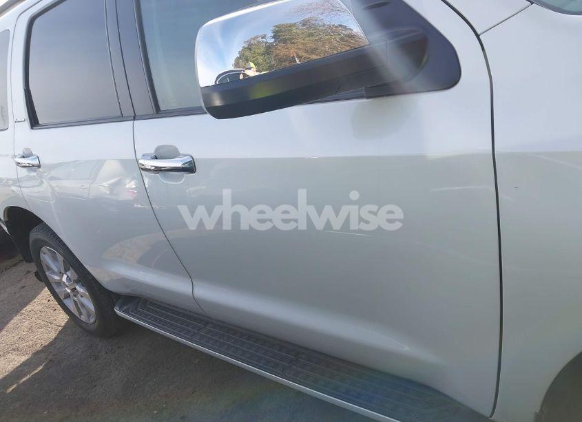 Photo 13 of 2017 Toyota Sequoia PLATINUM (VIN 5TDDW5G16HS153826)