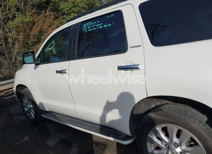 Photo 14 of 2017 Toyota Sequoia PLATINUM (VIN 5TDDW5G16HS153826)