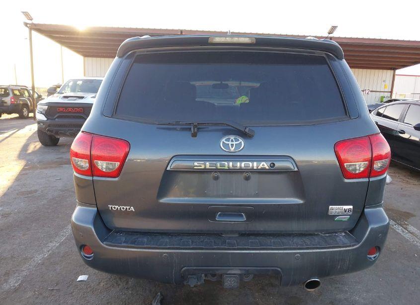 Photo 16 of 2010 Toyota Sequoia PLATINUM 5.7L V8 (VIN 5TDDW5G18AS038991)