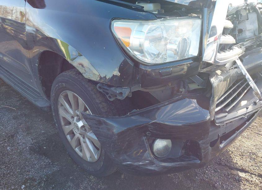 Photo 12 of 2014 Toyota Sequoia PLATINUM (VIN 5TDDY5G12ES105701)