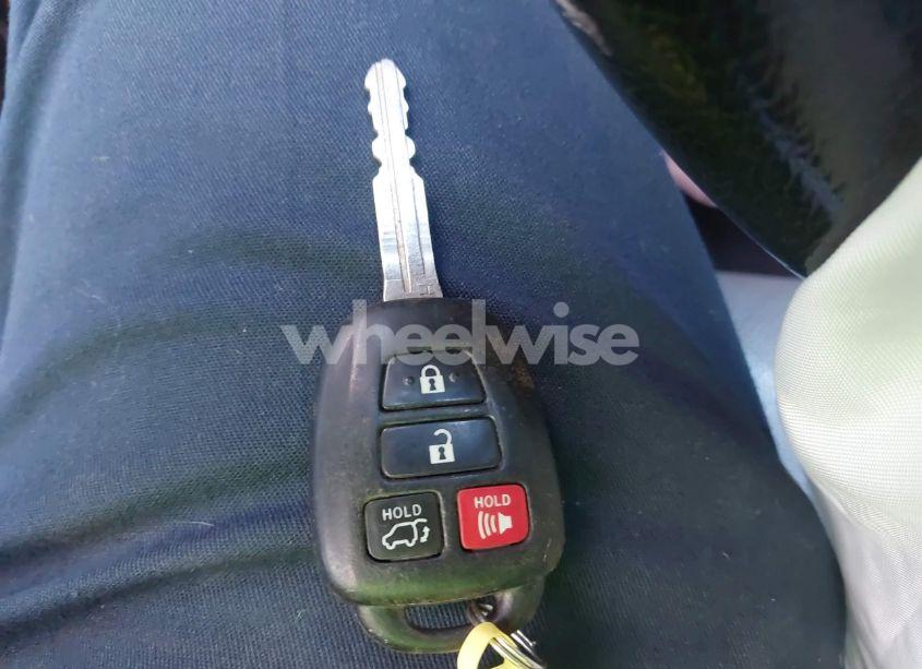 Photo 11 of 2019 Toyota Sequoia PLATINUM (VIN 5TDDY5G17KS167851)