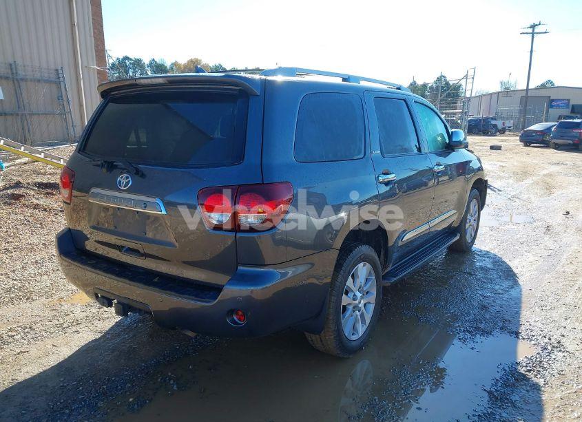 Photo 4 of 2019 Toyota Sequoia PLATINUM (VIN 5TDDY5G17KS167851)